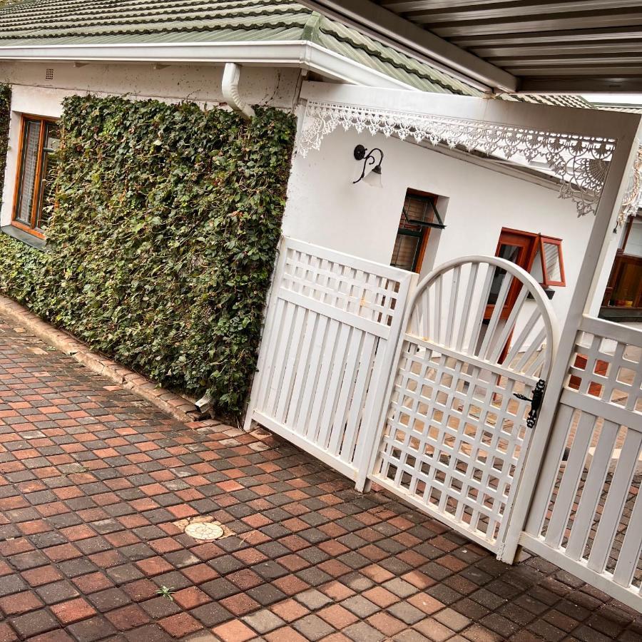 Апартаменти Peaceful@Swansea In Rosebank-Parkwood Йоганнесбурґ Екстер'єр фото